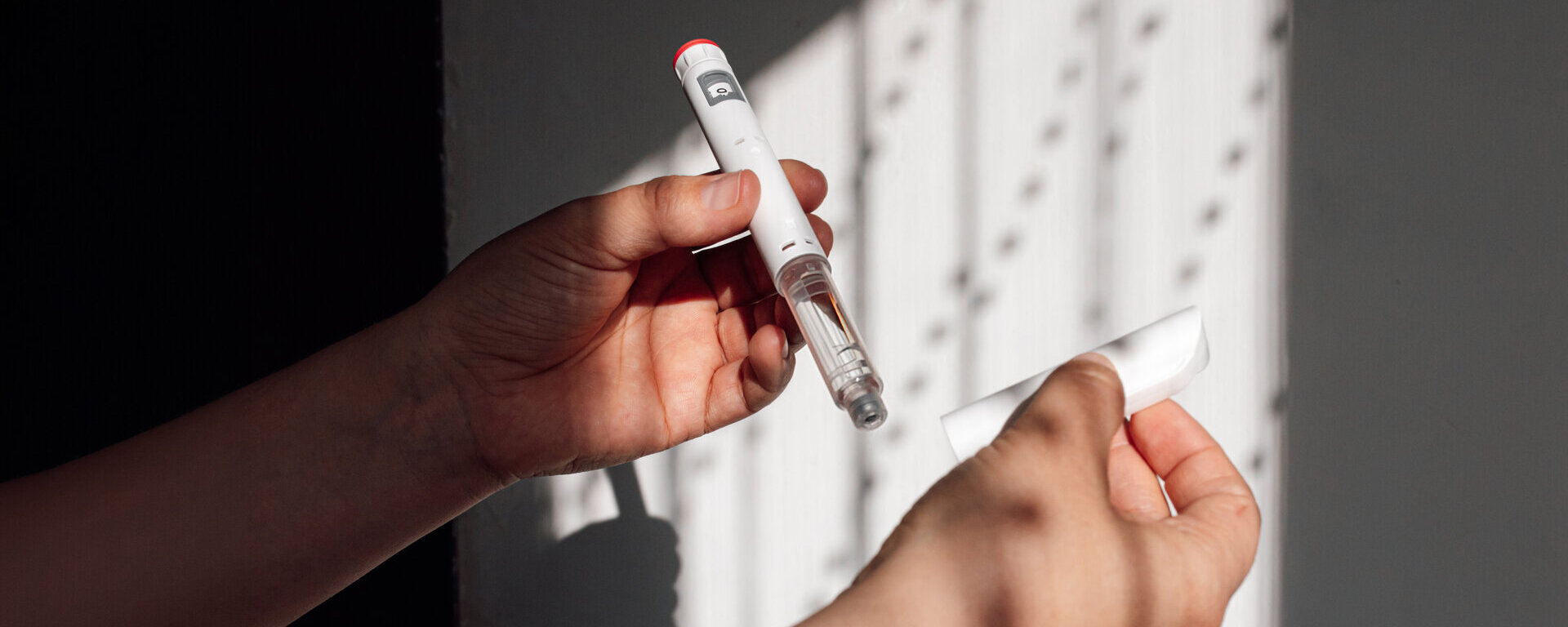 Diabetes Typ 2 Insulin Pen hanede closeup