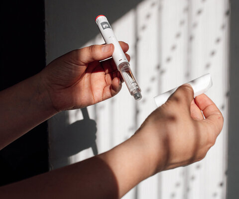Diabetes Typ 2 Insulin Pen hanede closeup